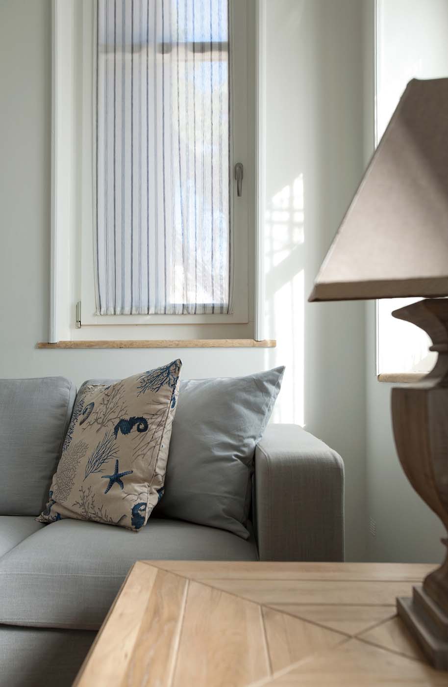 Living room — Cozy seating