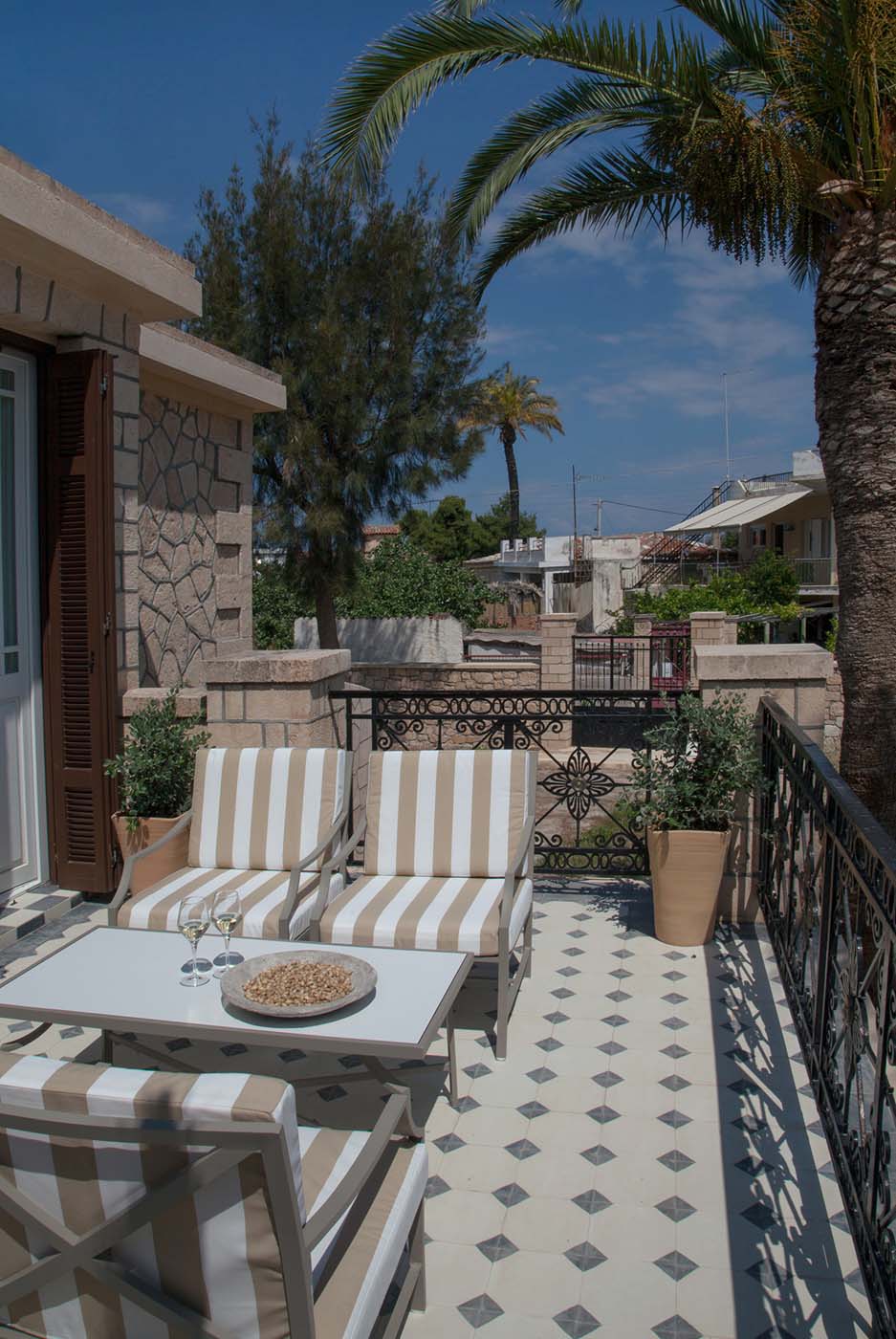 Balcony — Panoramic vista